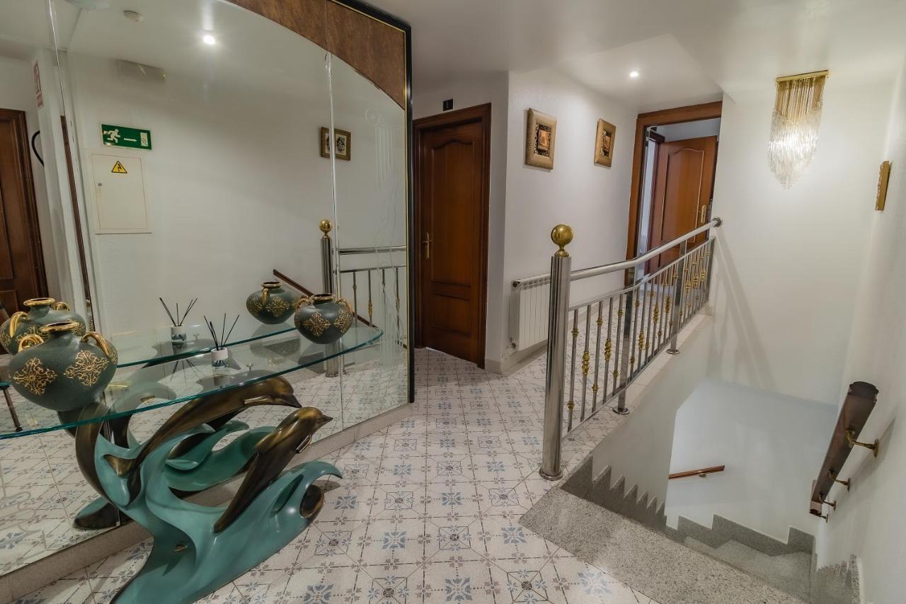 Hostal - Restaurante La Buena Villa By Vivere Stays Villalonquéjar Zewnętrze zdjęcie